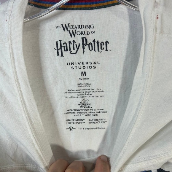 Harry Potter Hogwarts Alumni T Shirt Mens Sz M Wizarding World Universal Studios - Picture 3 of 8